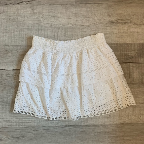 This is a skort! It is a perfect summer clothing item for your closet! - Picture 2 of 3
